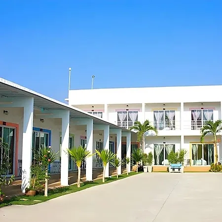 Baan Chom Jan Suan Phung