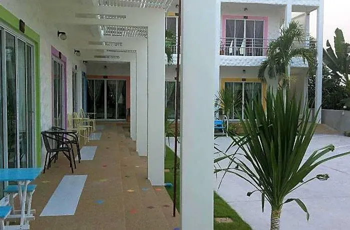 Baan Chom Jan Suan Phung โรงแรม 2*