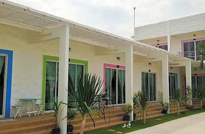 Baan Chom Jan Suan Phung