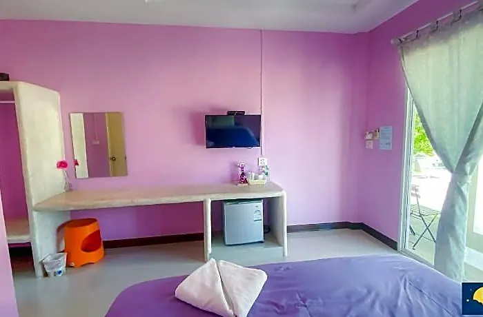 Baan Chom Jan Suan Phung Hotel