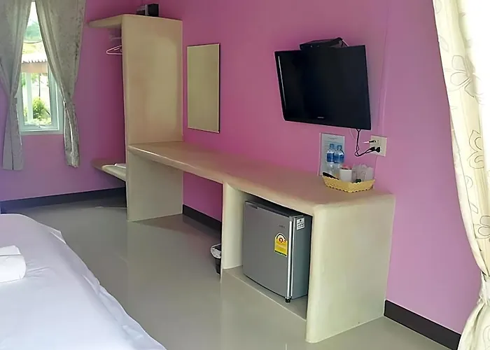 Baan Chom Jan Suan Phung