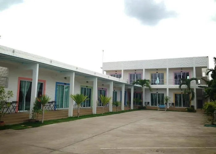 โรงแรม Baan Chom Jan Suan Phung สวนผึ้ง